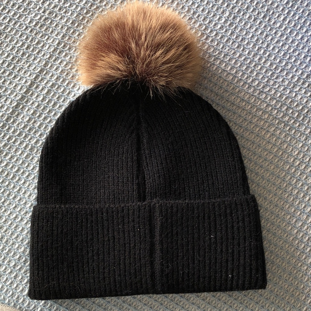 Canada Goose Black Beanie with Brown Fur Pom - Picture 2 of 5